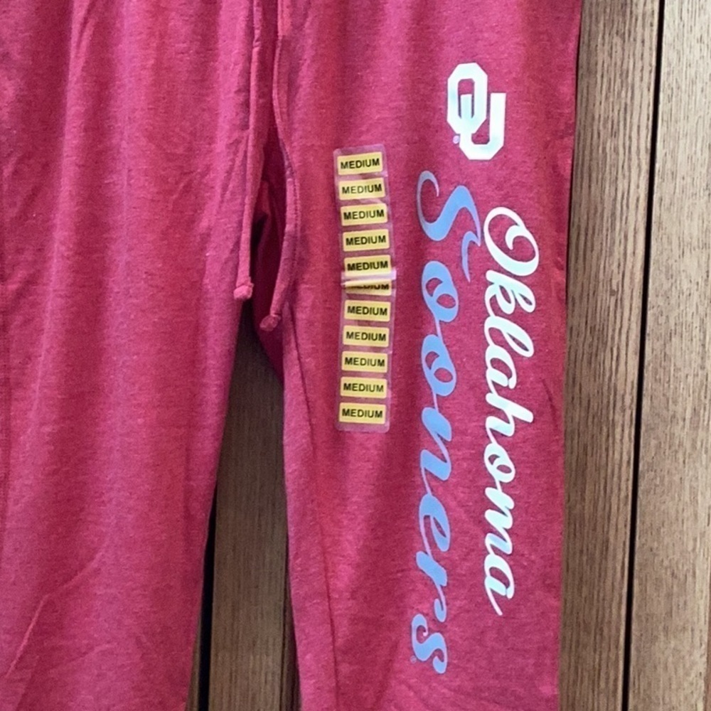 Liv Casual Oklahoma Sooners lounge pants, sweat pants. Women’s size medium NWT